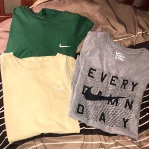 Nike Shirt Bundle! - M